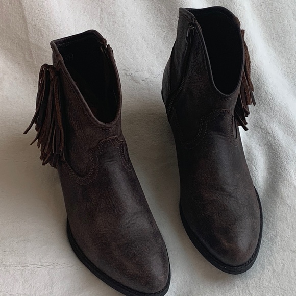 SOLD.  ARIAT Duchess Women's Tack Room Round Toe - Picture 5 of 11